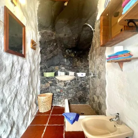 Casa Cueva Con Bonitas Vistas Al Mar Y Barbacoa Tatil Evi Valverde (El Hierro)